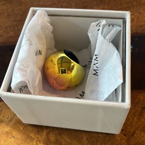 Brand new never worn fits size 5.5 to 6.5 finger / very dope piece!!!! - Picture 10 of 11